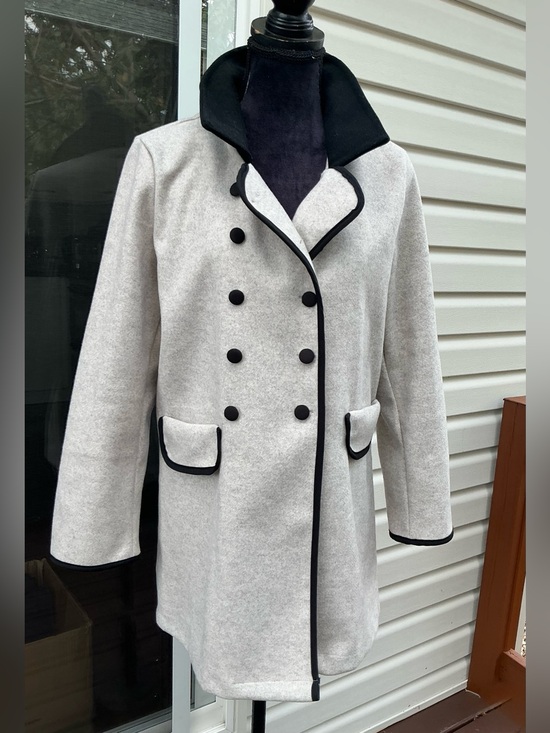 Jackets & Blazers - Elegant Double-Breasted Coat with Contrast Trim🥀